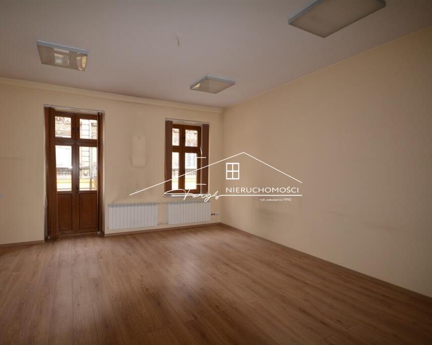 Do wynajęcia lokal usługowy o pow. ok. 230 m2. Podkarpackie. Przemyśl. Wynajem lokali komercyjnych