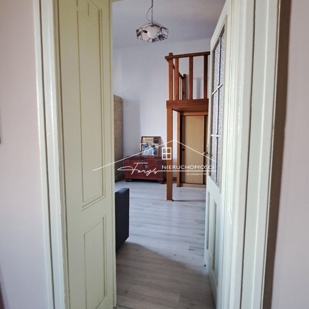 Apartament w zabytkowej kamienicy na Starym Mieście w Przemyślu  po remoncie, z widokiem na Dworzec PKP