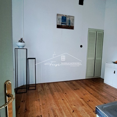 Apartament w zabytkowej kamienicy na Starym Mieście w Przemyślu  po remoncie, z widokiem na Dworzec PKP