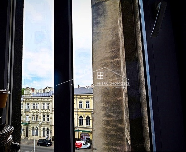 Apartament w zabytkowej kamienicy na Starym Mieście w Przemyślu  po remoncie, z widokiem na Dworzec PKP