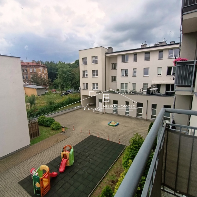Atrakcyjny apartament 42,45m z miejscem postojowym i komórką lokatorską  Przemyśl, ul. Moniuszki