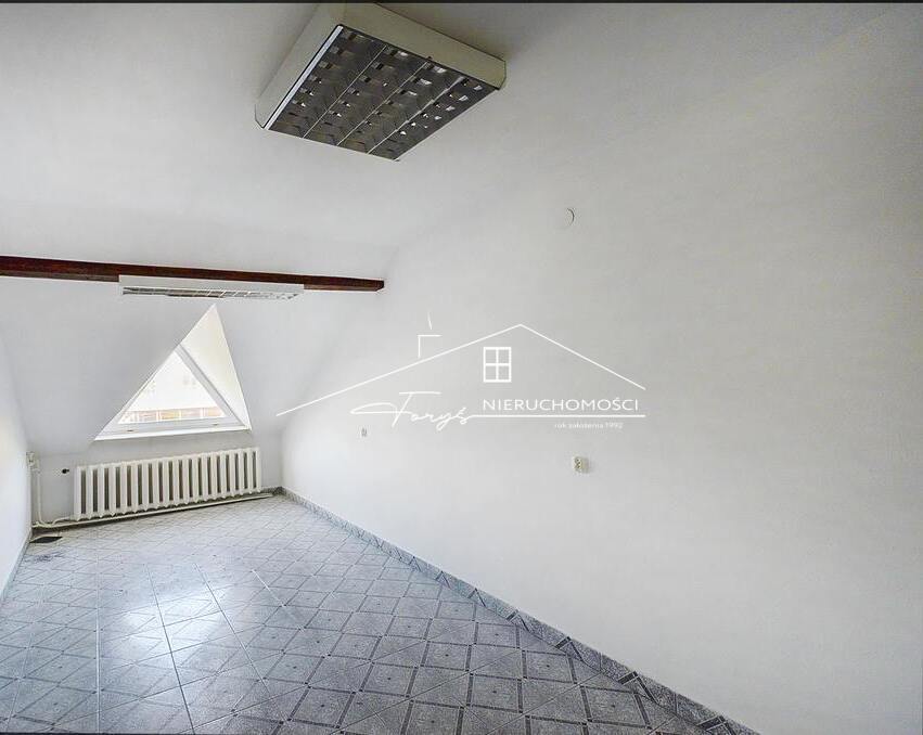 Jarosław, Jana Pawła II  Lokale biurowe do wynajęcia od 9 do 20 m Globus