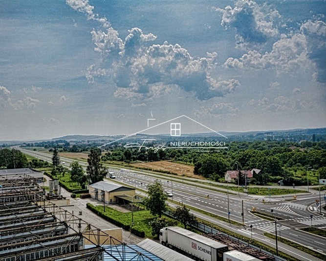 Biurowiec 1655 m na sprzedaż  Przemyśl, ul. Lwowska, przy obwodnicy i trasie do granicy