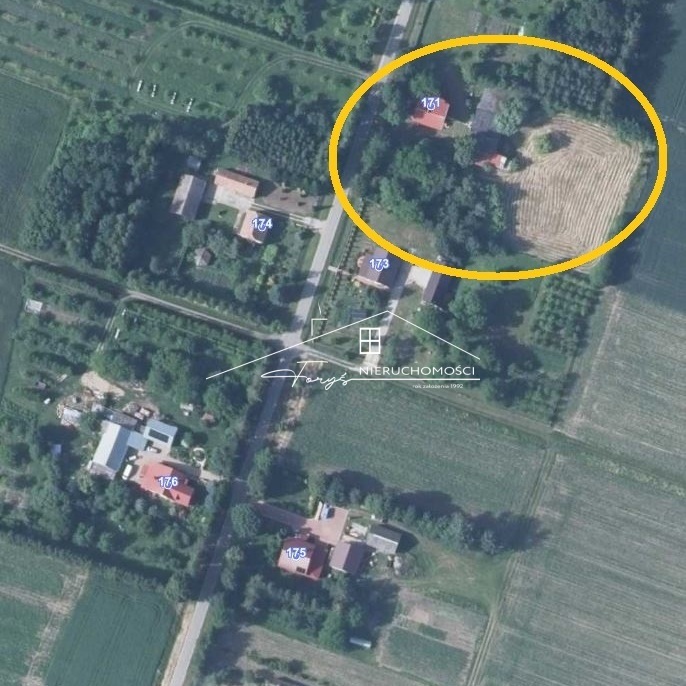 Dom z dużą działką i zabudowaniami gospodarczymi  Łazy, gm. Radymno, idealny pod działalność