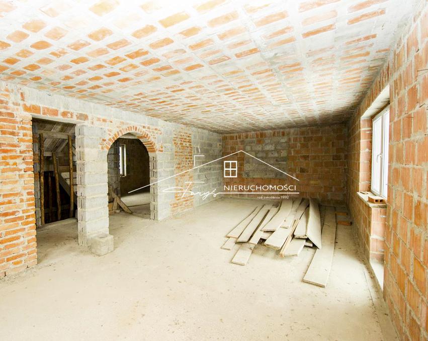 Dom jednorodzinny w stanie surowym zamkniętym na sprzedaż  Jarosław, ul. Przygrodzie, działka 9,56a