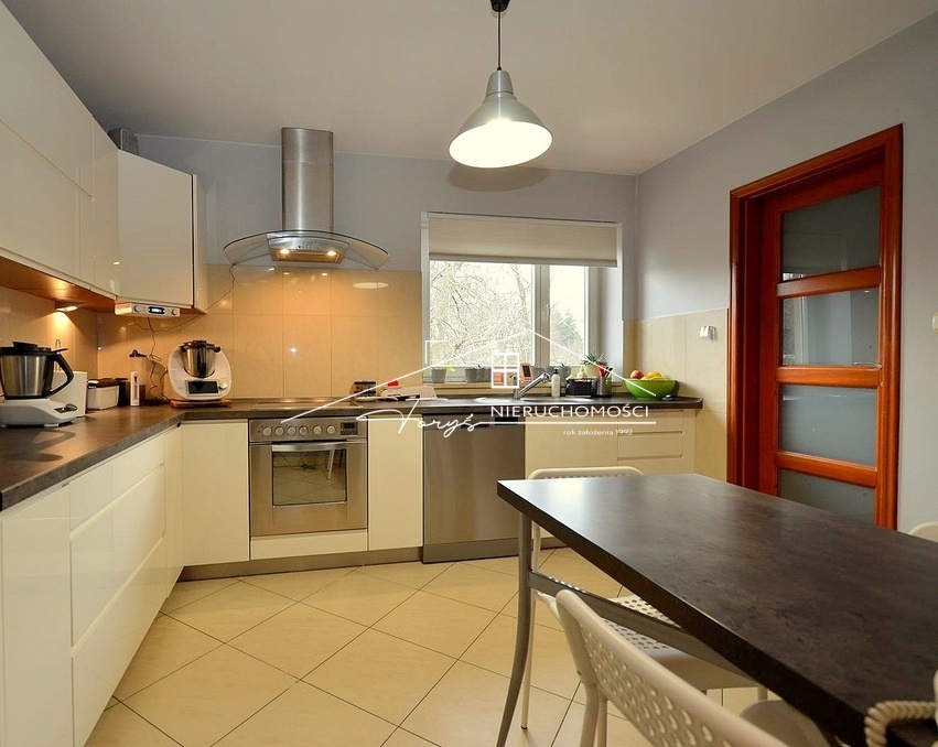 Dom z warsztatem samochodowym na sprzedaż  Jarosław, ul. Racławicka, umeblowany, gotowy do zamieszkania