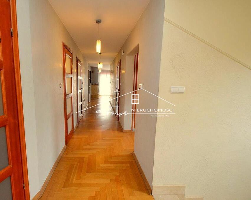 Dom z warsztatem samochodowym na sprzedaż  Jarosław, ul. Racławicka, umeblowany, gotowy do zamieszkania