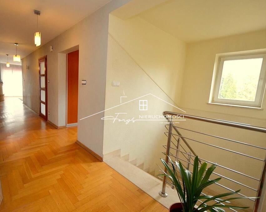 Dom z warsztatem samochodowym na sprzedaż  Jarosław, ul. Racławicka, umeblowany, gotowy do zamieszkania