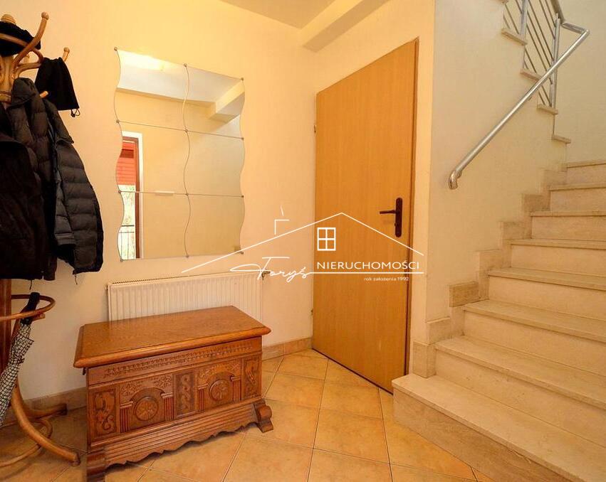 Dom z warsztatem samochodowym na sprzedaż  Jarosław, ul. Racławicka, umeblowany, gotowy do zamieszkania