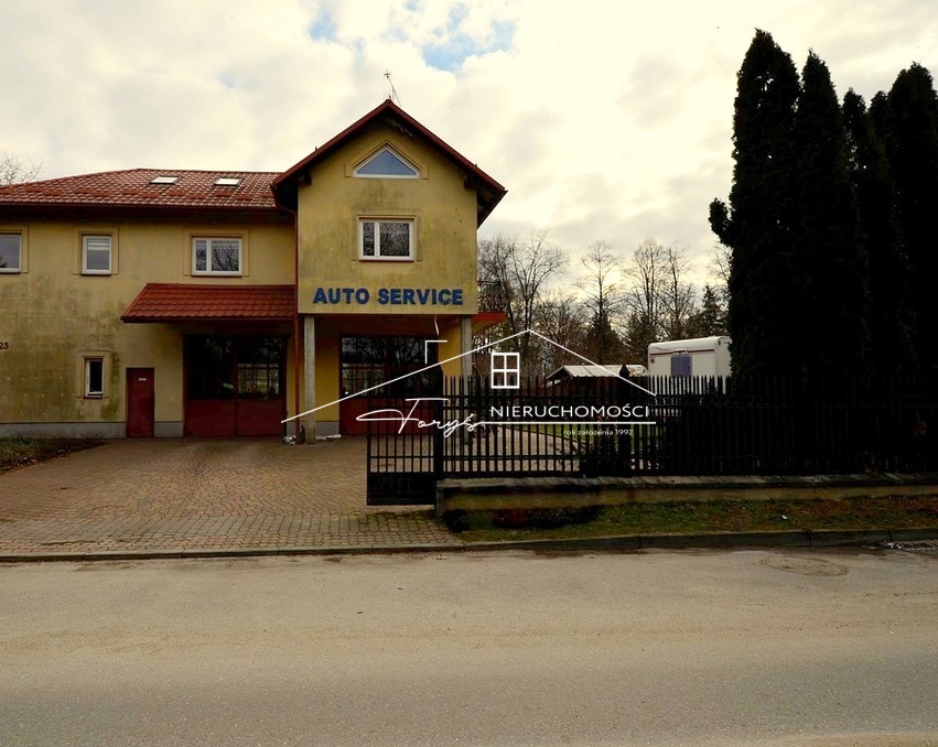 Dom z warsztatem samochodowym na sprzedaż  Jarosław, ul. Racławicka, umeblowany, gotowy do zamieszkania