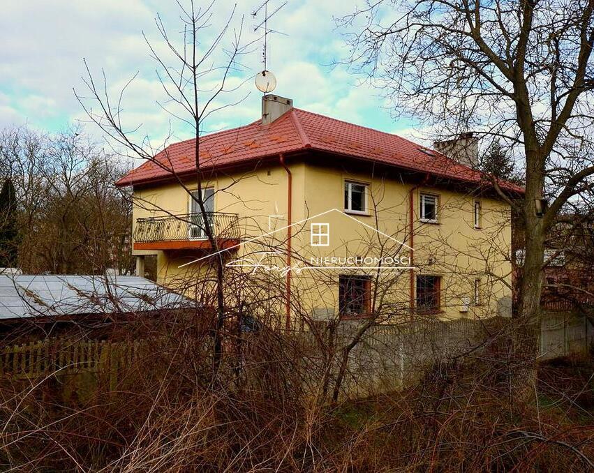 Dom z warsztatem samochodowym na sprzedaż  Jarosław, ul. Racławicka, umeblowany, gotowy do zamieszkania