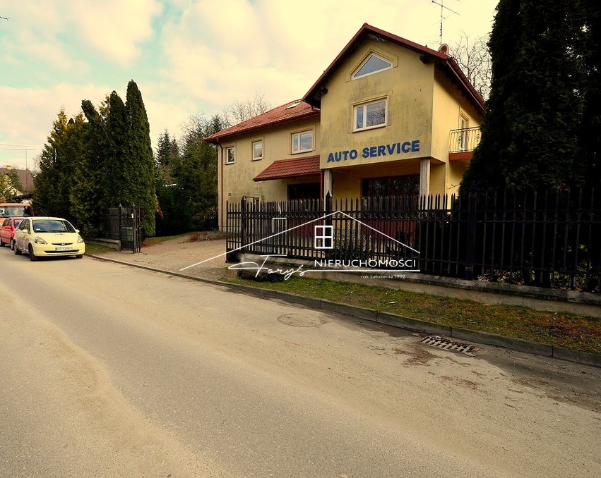 Dom z warsztatem samochodowym na sprzedaż  Jarosław, ul. Racławicka, umeblowany, gotowy do zamieszkania