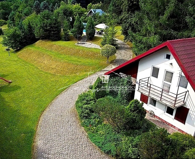 Olszany  letniskowy dom z basenem i dużą działką w malowniczej Dolinie Sanu