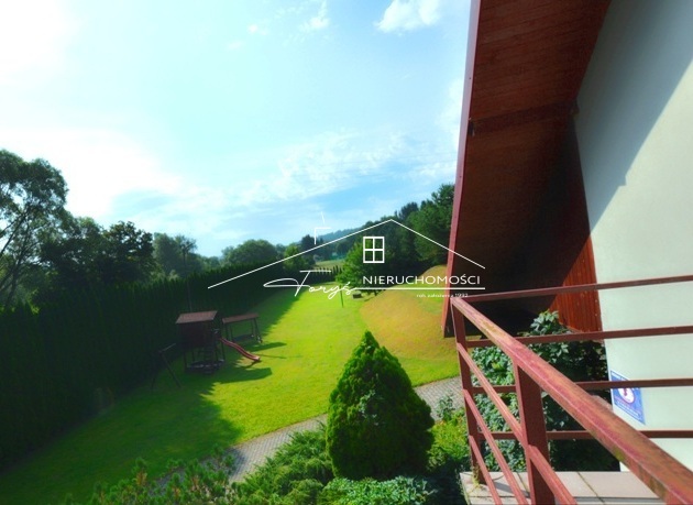 Olszany  letniskowy dom z basenem i dużą działką w malowniczej Dolinie Sanu