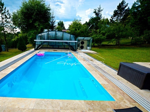 Olszany  letniskowy dom z basenem i dużą działką w malowniczej Dolinie Sanu