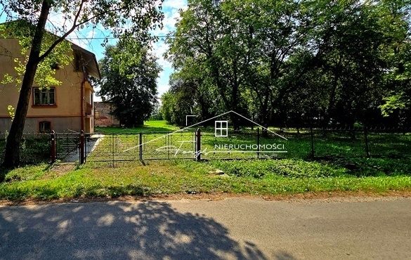 Budynek gospodarczy ok. 300 m² – idealny pod działalność rolną lub magazynową.