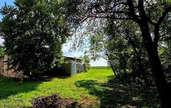 Lokalizacja 3 km od Radymna, 1 km od trasy na Korczowę i granicę państwa.