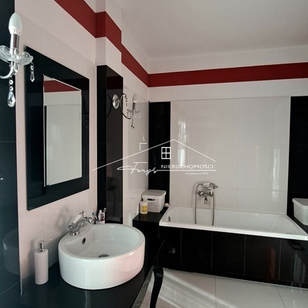 Dom wolnostojący 155m na dużej działce w Malawie  cisza, zieleń i potencjał