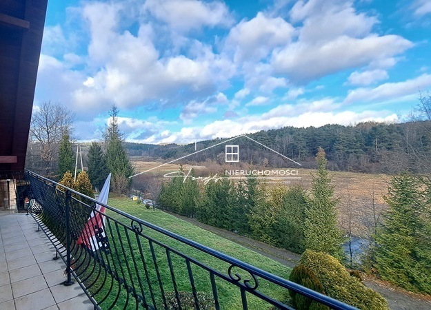 Duża, regularna działka z widokiem na tereny zielone na sprzedaż.