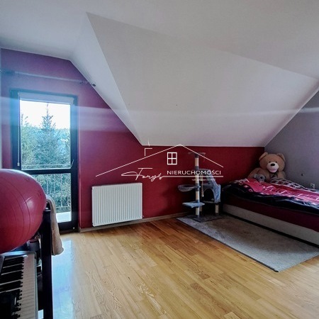 Zakup tego domu to stabilna inwestycja w komfortowe życie.