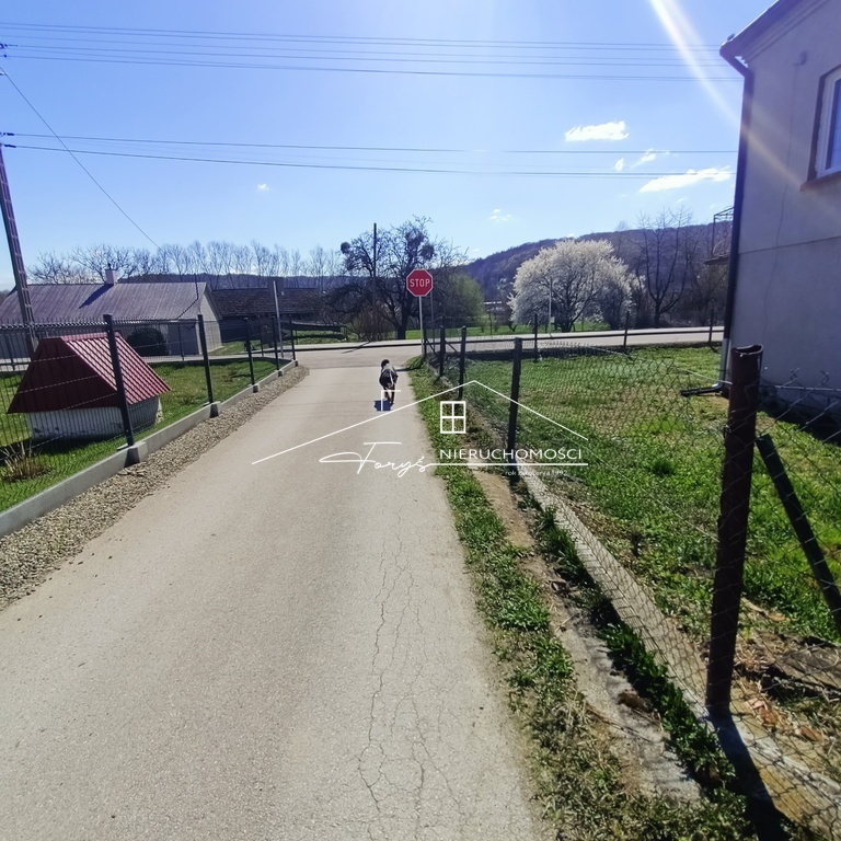 Dom wolnostojący z garażem i budynkiem gospodarczym  Ostrów k. Przemyśla, 183m, 3 działki