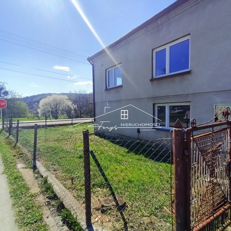 Dom wolnostojący z garażem i budynkiem gospodarczym  Ostrów k. Przemyśla, 183m, 3 działki