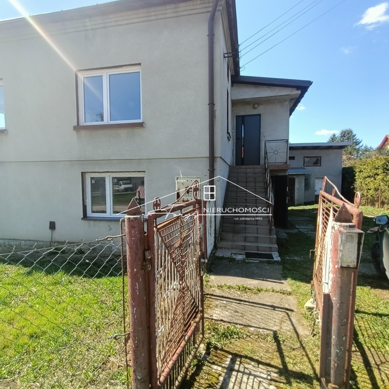 Dom wolnostojący z garażem i budynkiem gospodarczym  Ostrów k. Przemyśla, 183m, 3 działki