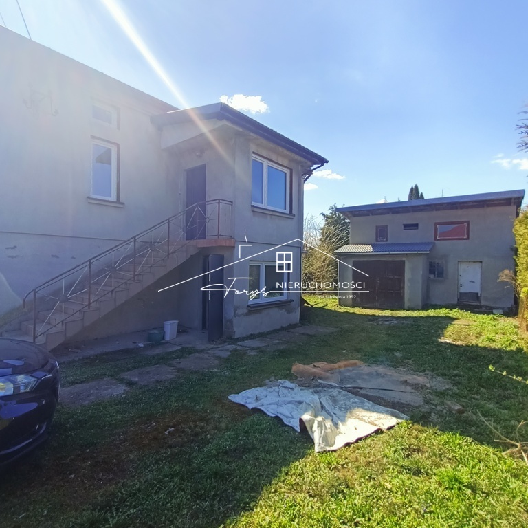 Dom wolnostojący z garażem i budynkiem gospodarczym  Ostrów k. Przemyśla, 183m, 3 działki