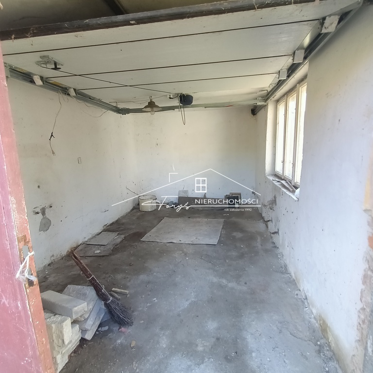 Dom wolnostojący z garażem i budynkiem gospodarczym  Ostrów k. Przemyśla, 183m, 3 działki