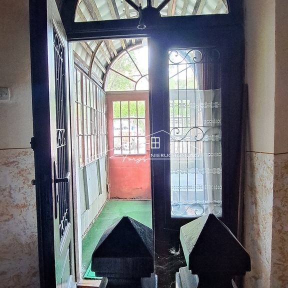 Dom z lat 30. z budynkiem gospodarczym i ogrodem  Przemyśl, Winna Góra