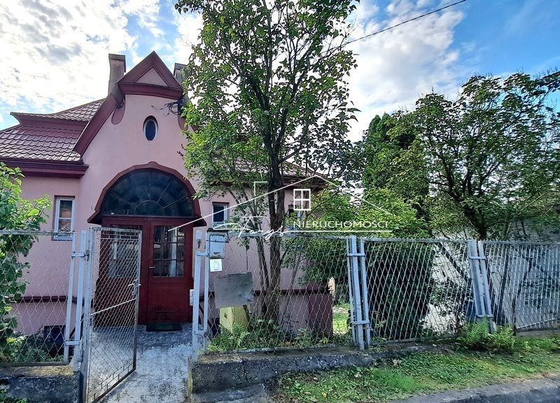 Dom z lat 30. z budynkiem gospodarczym i ogrodem  Przemyśl, Winna Góra