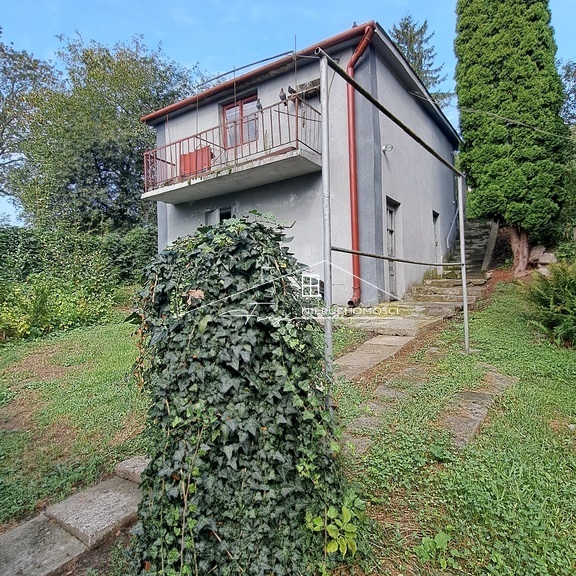 Dom z lat 30. z budynkiem gospodarczym i ogrodem  Przemyśl, Winna Góra