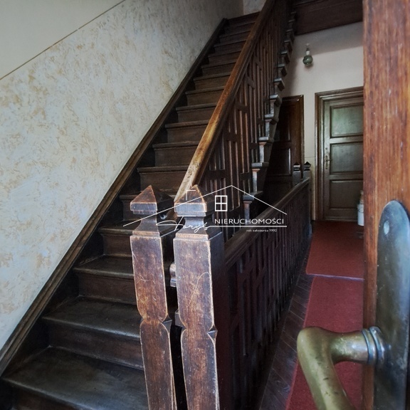 Dom z lat 30. z budynkiem gospodarczym i ogrodem  Przemyśl, Winna Góra