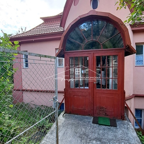 Dom z lat 30. z budynkiem gospodarczym i ogrodem  Przemyśl, Winna Góra