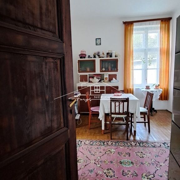 Dom z lat 30. z budynkiem gospodarczym i ogrodem  Przemyśl, Winna Góra