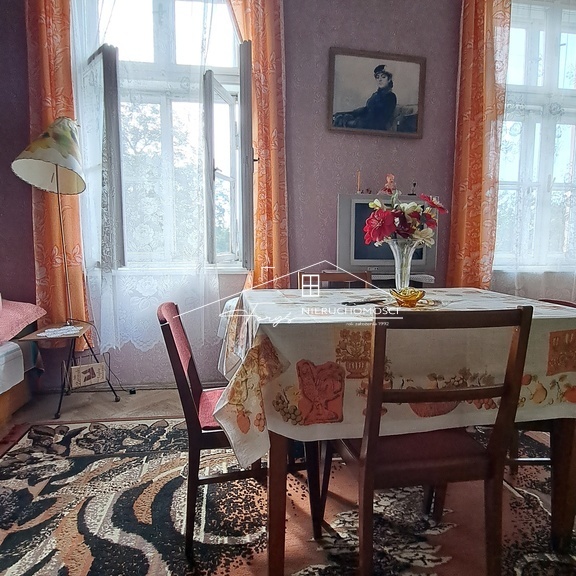 Dom z lat 30. z budynkiem gospodarczym i ogrodem  Przemyśl, Winna Góra