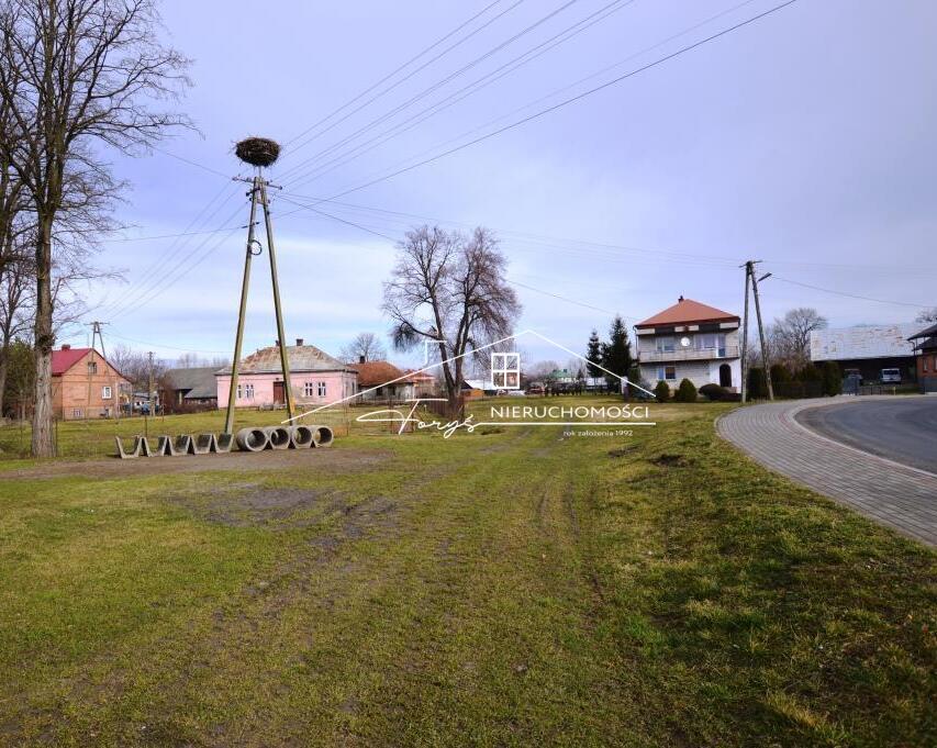 Działka budowlana 46 arów w Lesznie k. Przemyśla  atrakcyjna lokalizacja przy drodze powiatowej