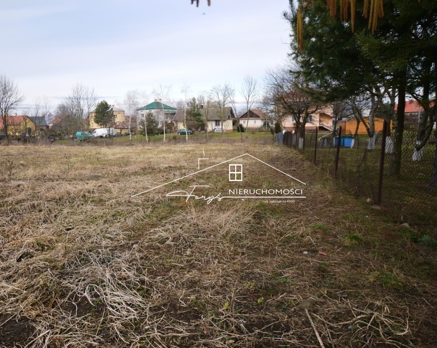 Działka budowlana 46 arów w Lesznie k. Przemyśla  atrakcyjna lokalizacja przy drodze powiatowej