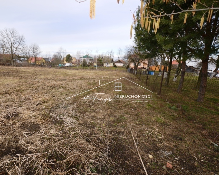 Działka budowlana 46 arów w Lesznie k. Przemyśla  atrakcyjna lokalizacja przy drodze powiatowej