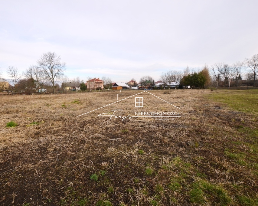 Działka budowlana 46 arów w Lesznie k. Przemyśla  atrakcyjna lokalizacja przy drodze powiatowej