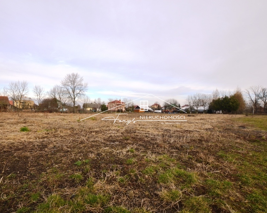 Działka budowlana 46 arów w Lesznie k. Przemyśla  atrakcyjna lokalizacja przy drodze powiatowej