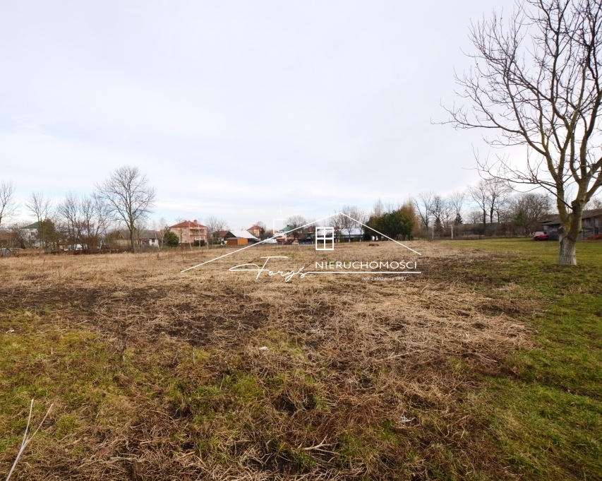 Działka budowlana 46 arów w Lesznie k. Przemyśla  atrakcyjna lokalizacja przy drodze powiatowej