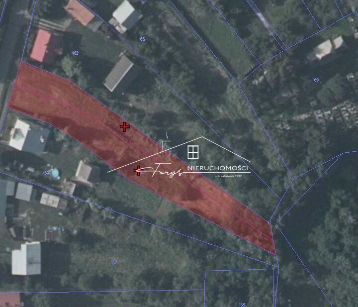 Bezpośredni zjazd z drogi asfaltowej oraz wygodny dostęp do mediów.