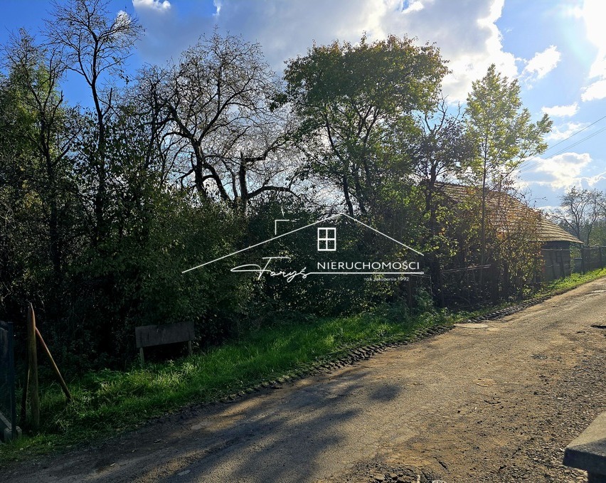 Dogodna lokalizacja przy ul. Kwiatowej, szybki dojazd do centrum miasta.