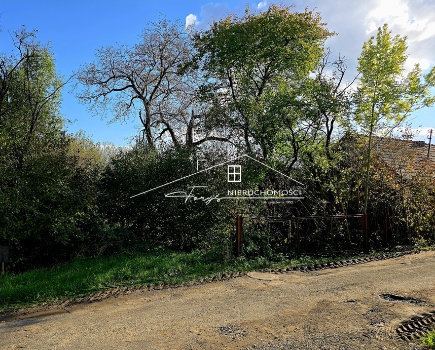 Skontaktuj się, aby obejrzeć działkę i omówić warunki sprzedaży.