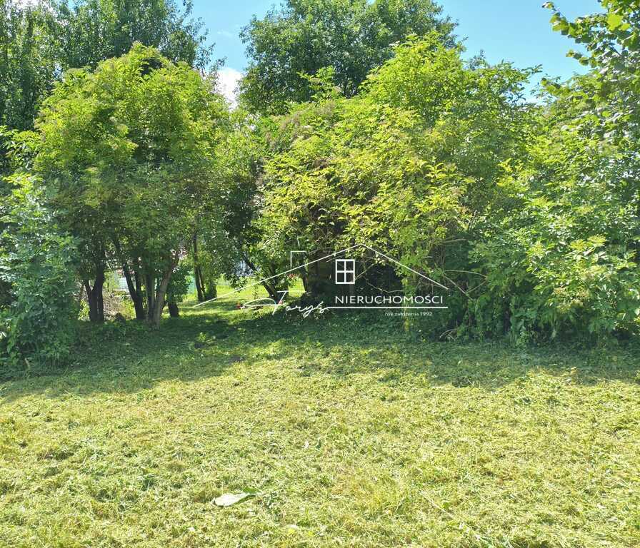 Możliwość dowolnej aranżacji przestrzeni dzięki korzystnemu ukształtowaniu.