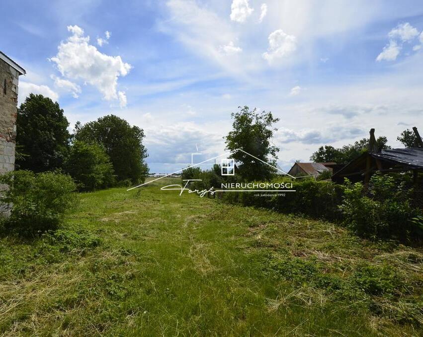 Działka 56 arów w centrum Cieszanowa z dostępem do rzeki  na sprzedaż