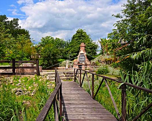 Działka 3,56 ha z zabudowaniami na sprzedaż  Hurko, gm. Medyka, teren inwestycyjny z potencjałem agroturystycznym
