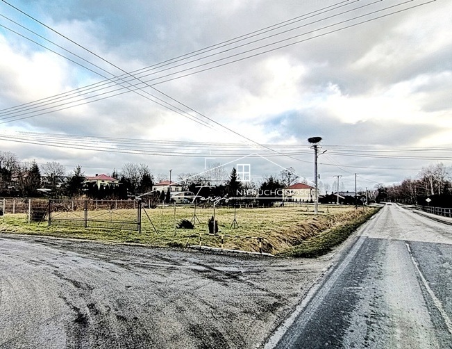 Działka komercyjna 2300m w Buszkowiczkach  bezpośrednio przy drodze powiatowej