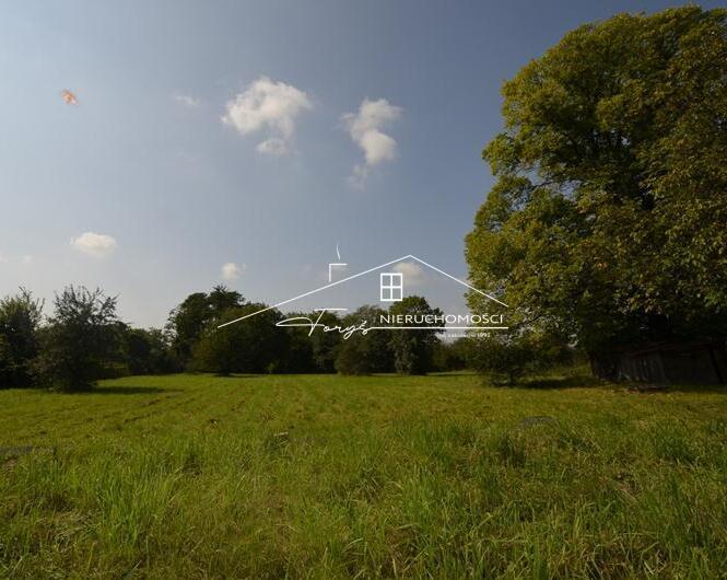 Zapewnij rodzinie przestronny dom o kubaturze 504 m3 na spokojnej działce.